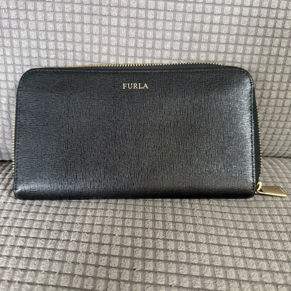 Furla Leather Zip-Around Continental Wallet Black